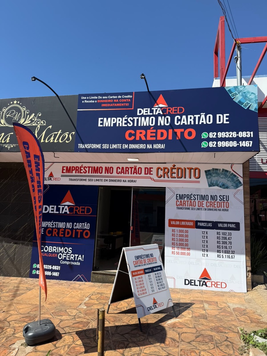 Fachada da loja DeltaCred em Anápolis - GO, especializada em empréstimo no cartão de crédito